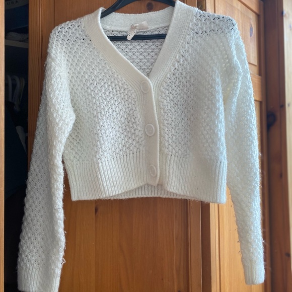 Cute sweater to wear with jeans or skirt:) eggshell white/size S - Picture 1 of 3